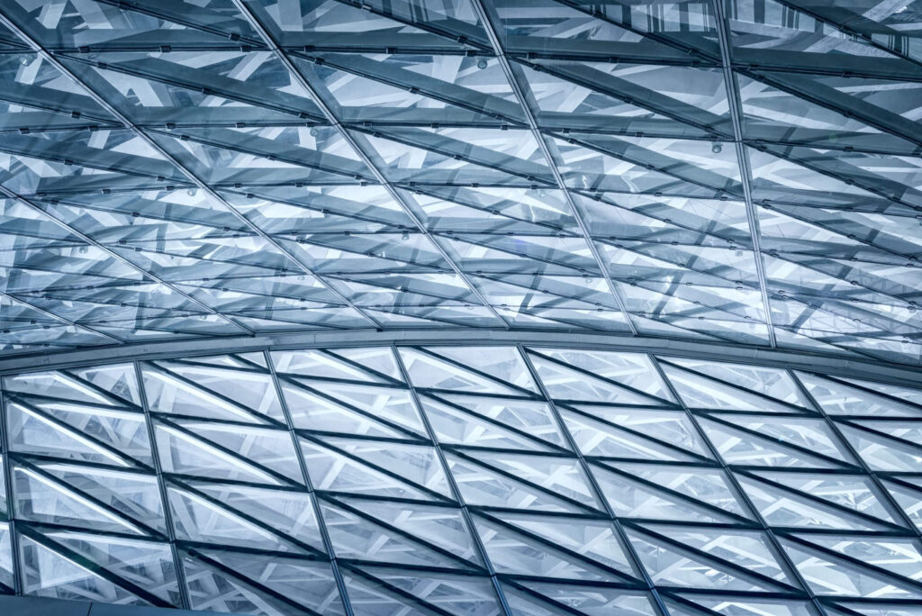 Servicii 3 amenajari din sticla securizata si oglinzi